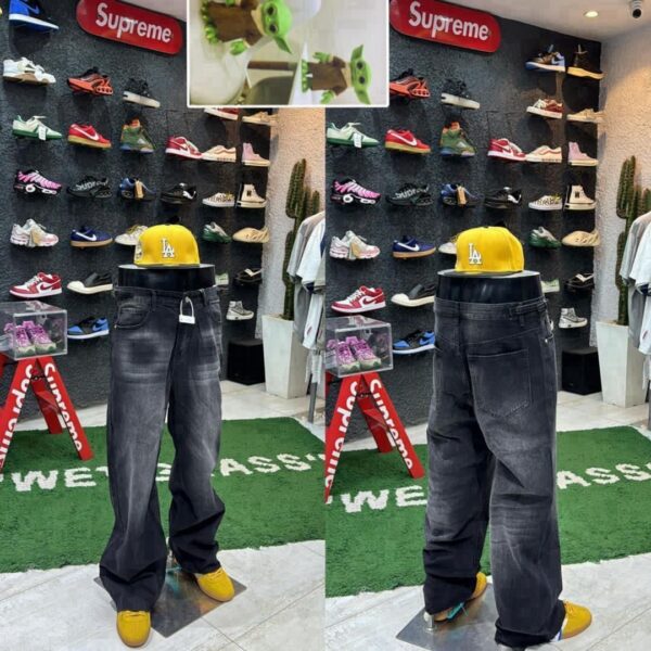 HIGH QUALITY TRENDING LUXUY BAGGY JEANS (Free delivery)